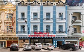 RedDoorz Plus near Ramayana Pematangsiantar